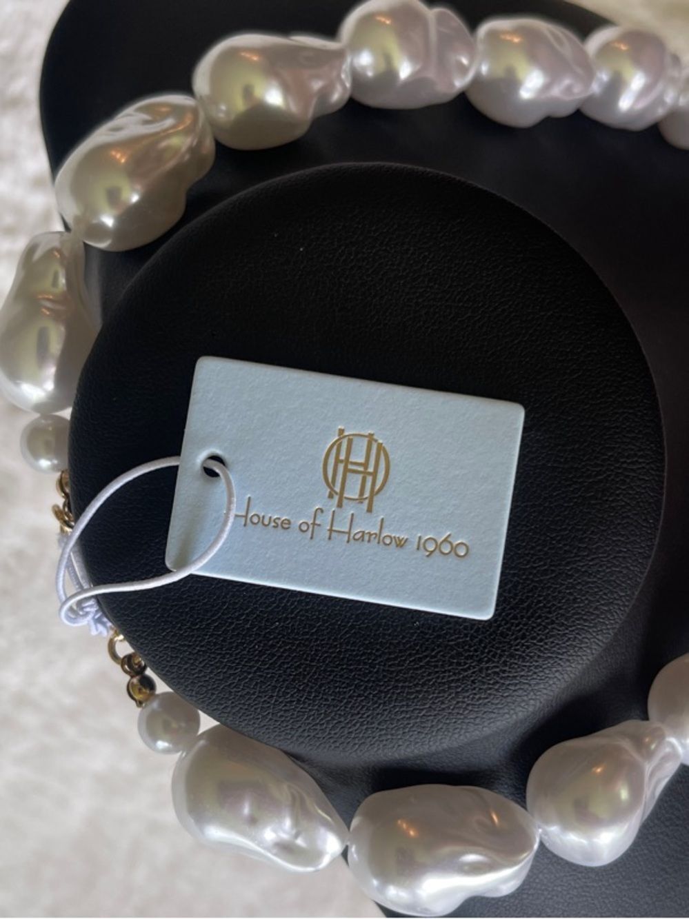 House of Harlow 1960 White Baroque Pearl Necklace w/ Gold Shell Pendant 20” + 3” - Picture 9 of 10